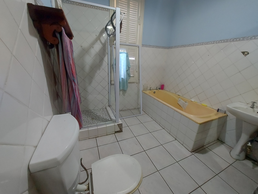 4 Bedroom Property for Sale in Uitenhage Central Eastern Cape